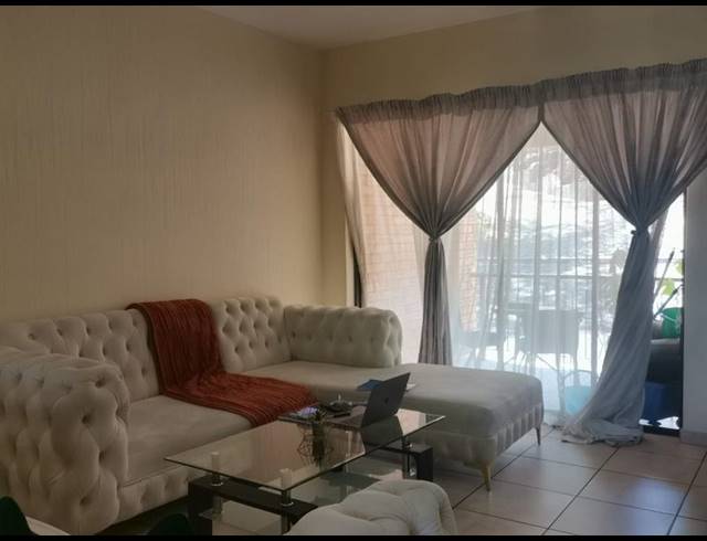 2 BEDROOM TOWNHOUSE FOR SALE IN MULBARTON